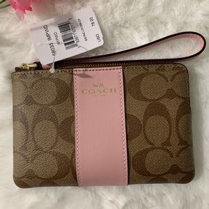 Coach Corner Zip Wristlet In Sig Canvas